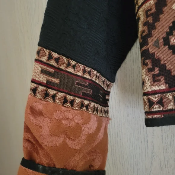 Tribal Print Jacket Size M - Picture 6 of 10